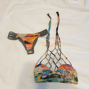 Exotic San Lorenzo Bikini Set High neck top